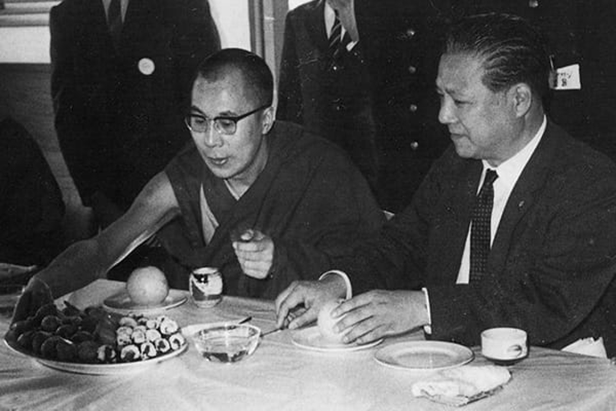 1967(昭和42)年 ダライ・ラマ法王、毛呂病院御来院