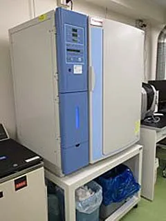 炭酸ガスインキュベーター(2)