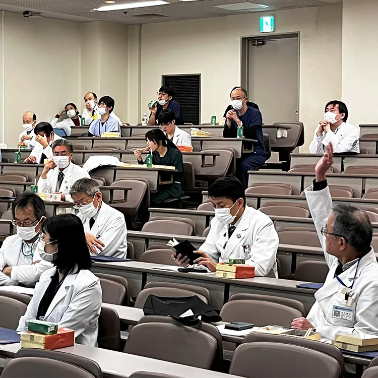 内科専攻医症例カンファレンス参加可能_03